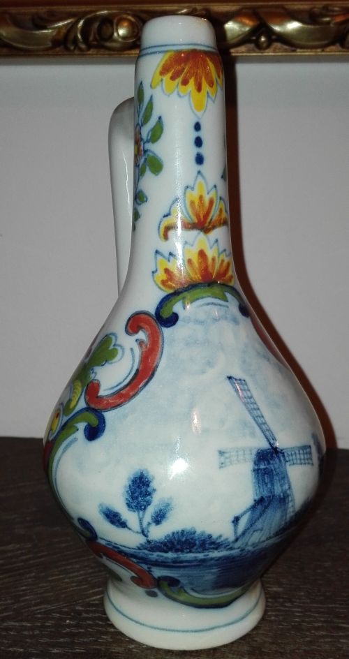 Makkum Tichelaar handled oil bottle