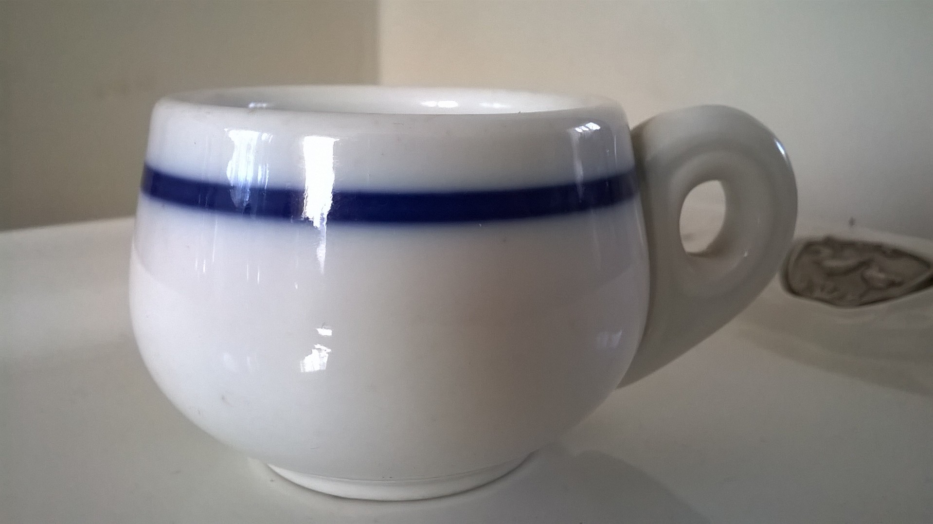 Small porcelain cup Giessl & Czeika Wien