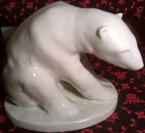 Bogucice polar bear porcelaine figurine