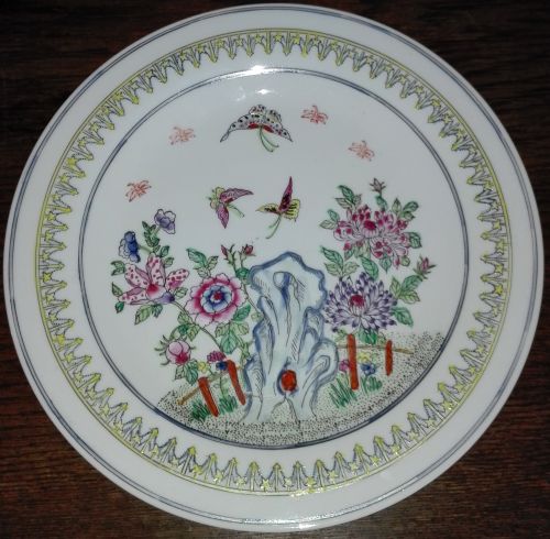 Chinese butterfly landscape plate Qianlong Nian Zhi