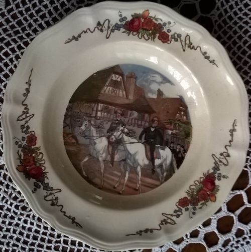 Assiette En Faience De Sarreguemines - Obernai pattern plate