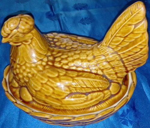 Tulowice pottery glazed hen