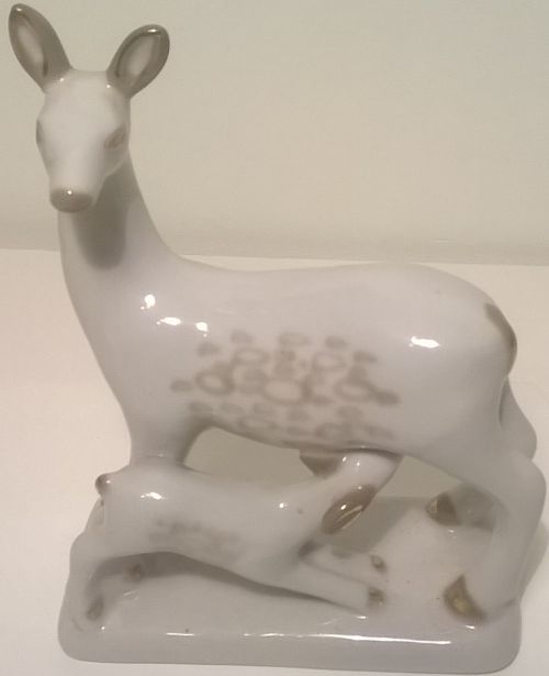 Soviet figurine 'A doe with calf'