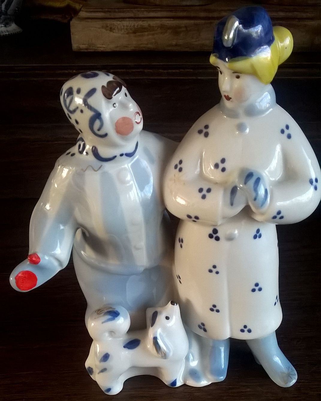 Polonne porcelain figurine Gossip