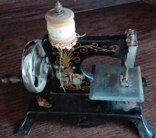 Casige toy sewing machine